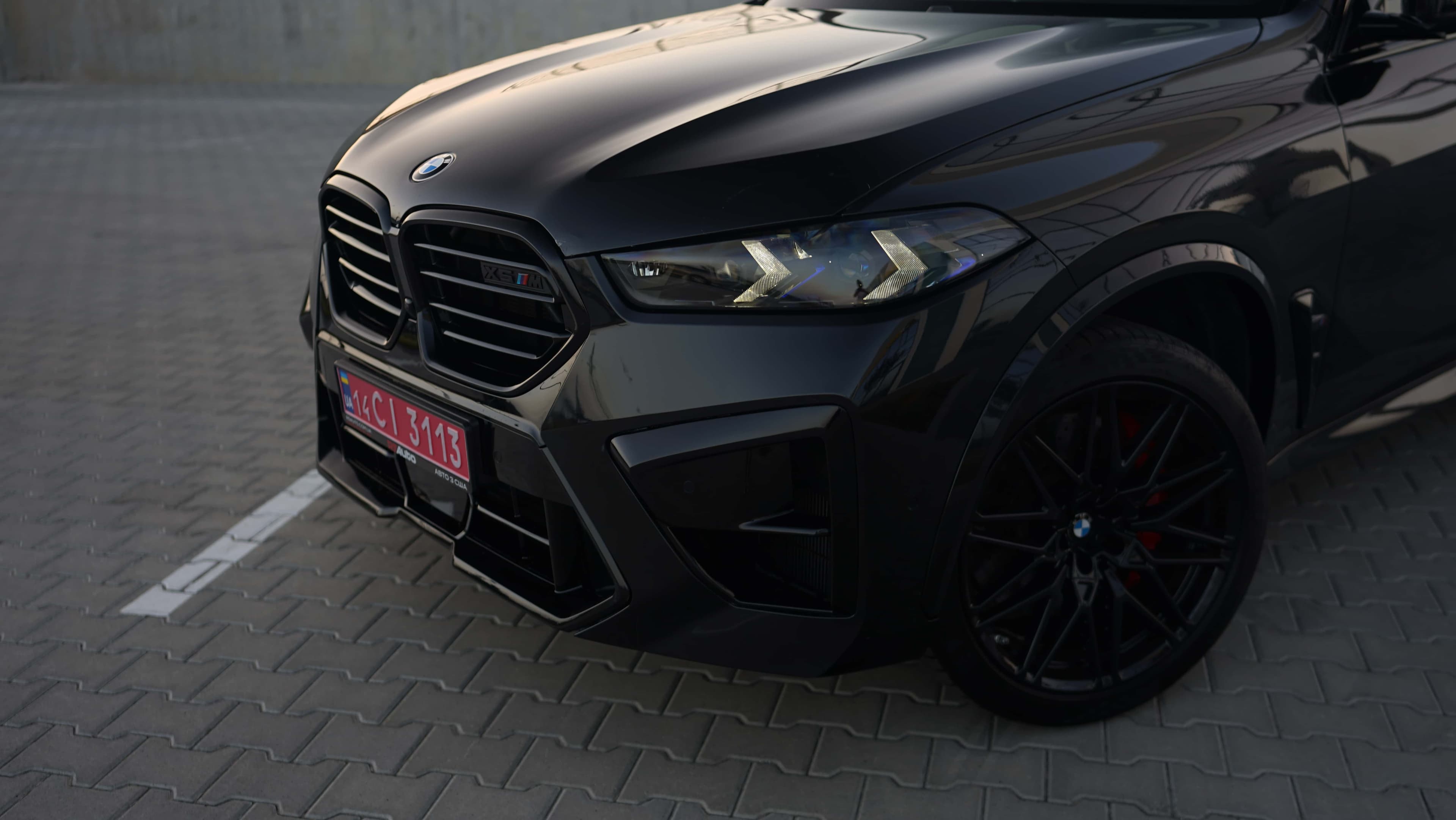 Чорний BMW для імпорту авто в Україну через RSAuto